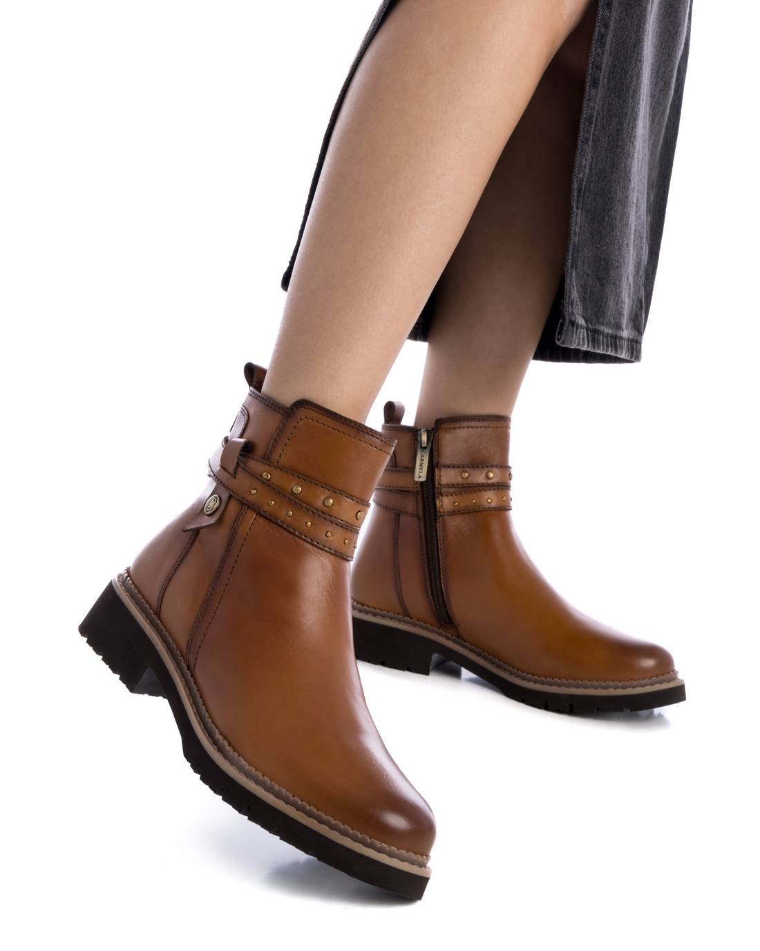 Botines planos marrones