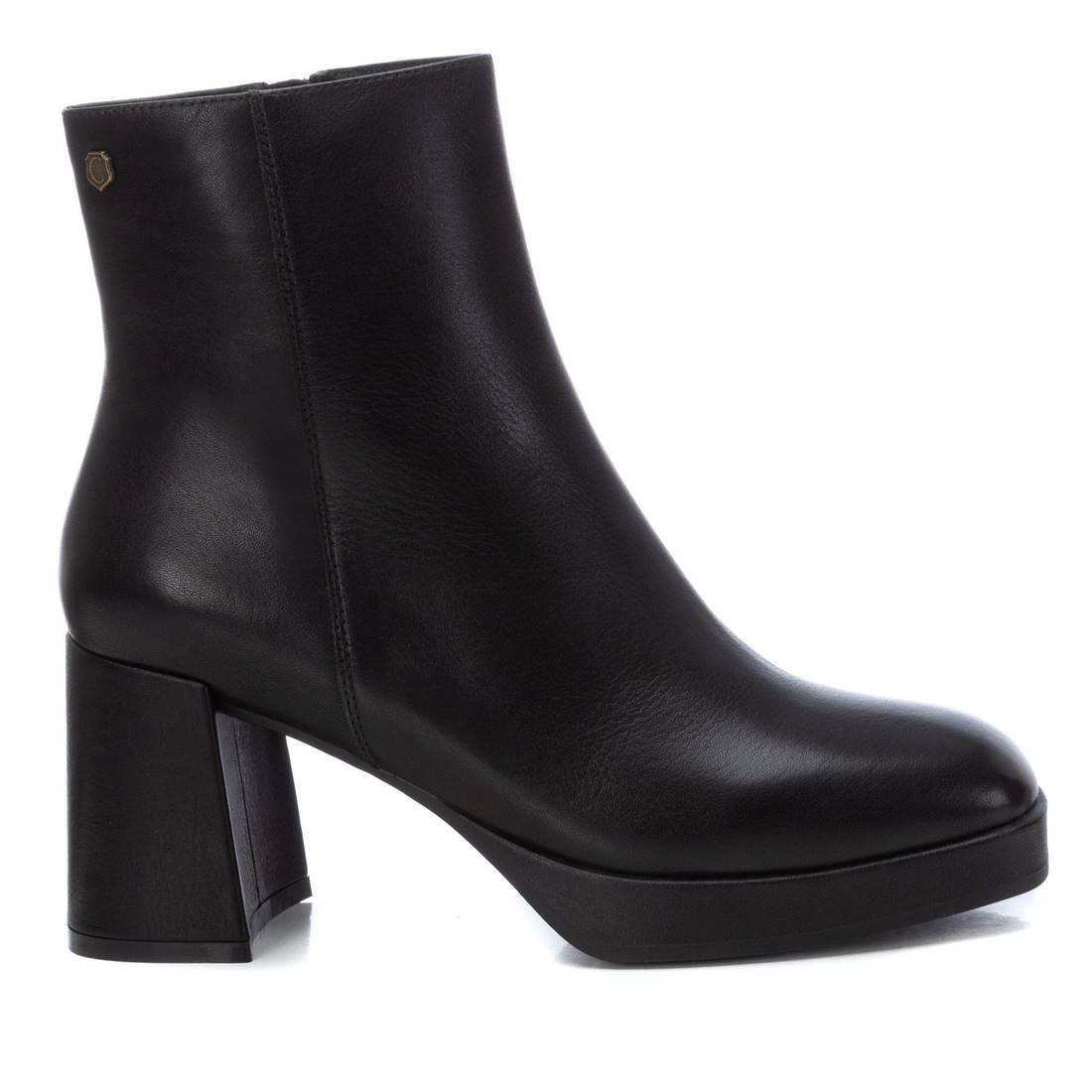 botines negros con tacón ancho