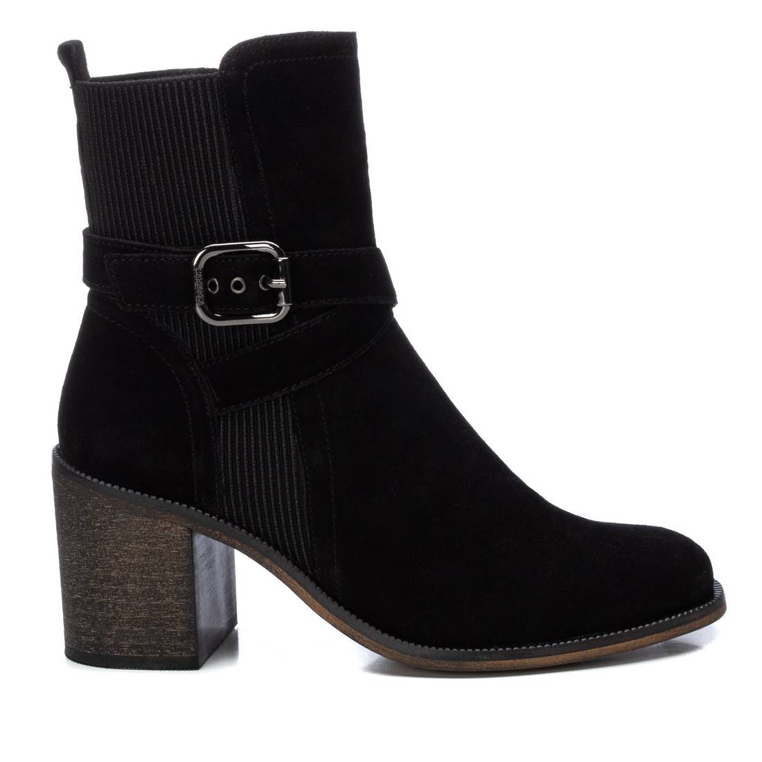 Botines de piel de alta calidad de mujer. Botines con tacón ancho.