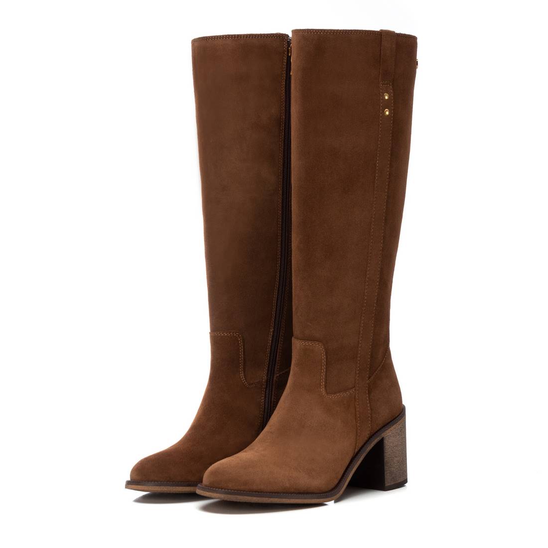 botas altas de piel