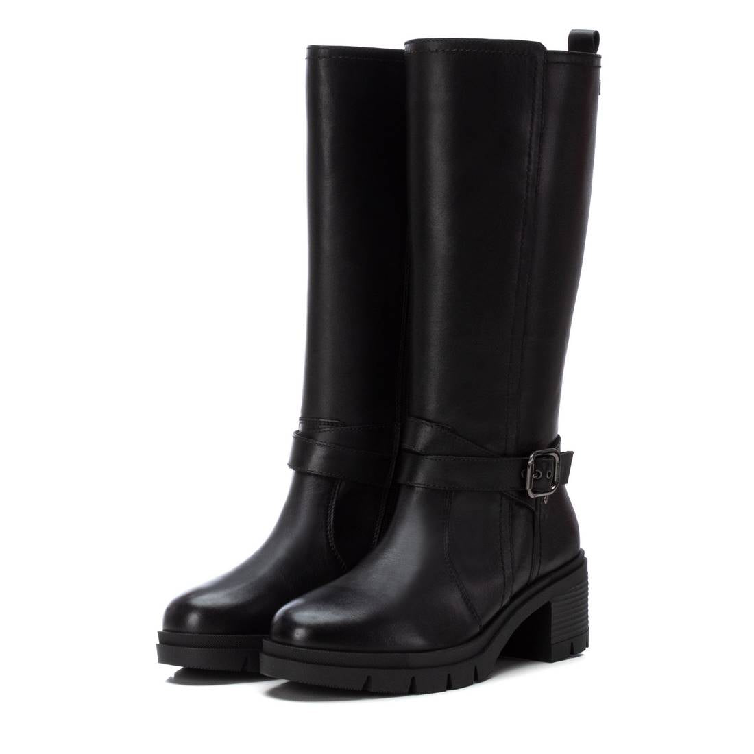 botas de piel de mujer con tacón