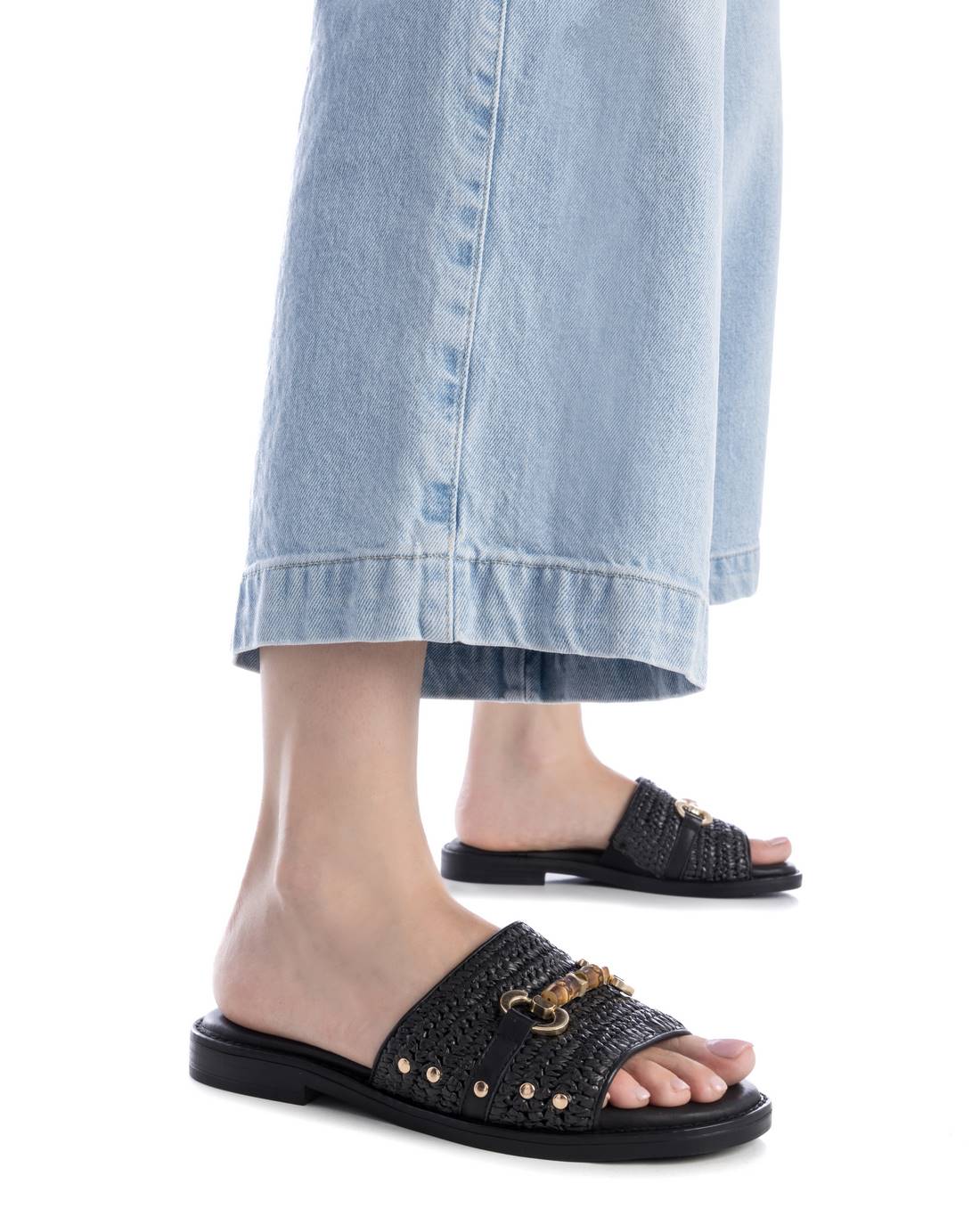 SANDÁLIA DE MULHER CARMELA 16236602