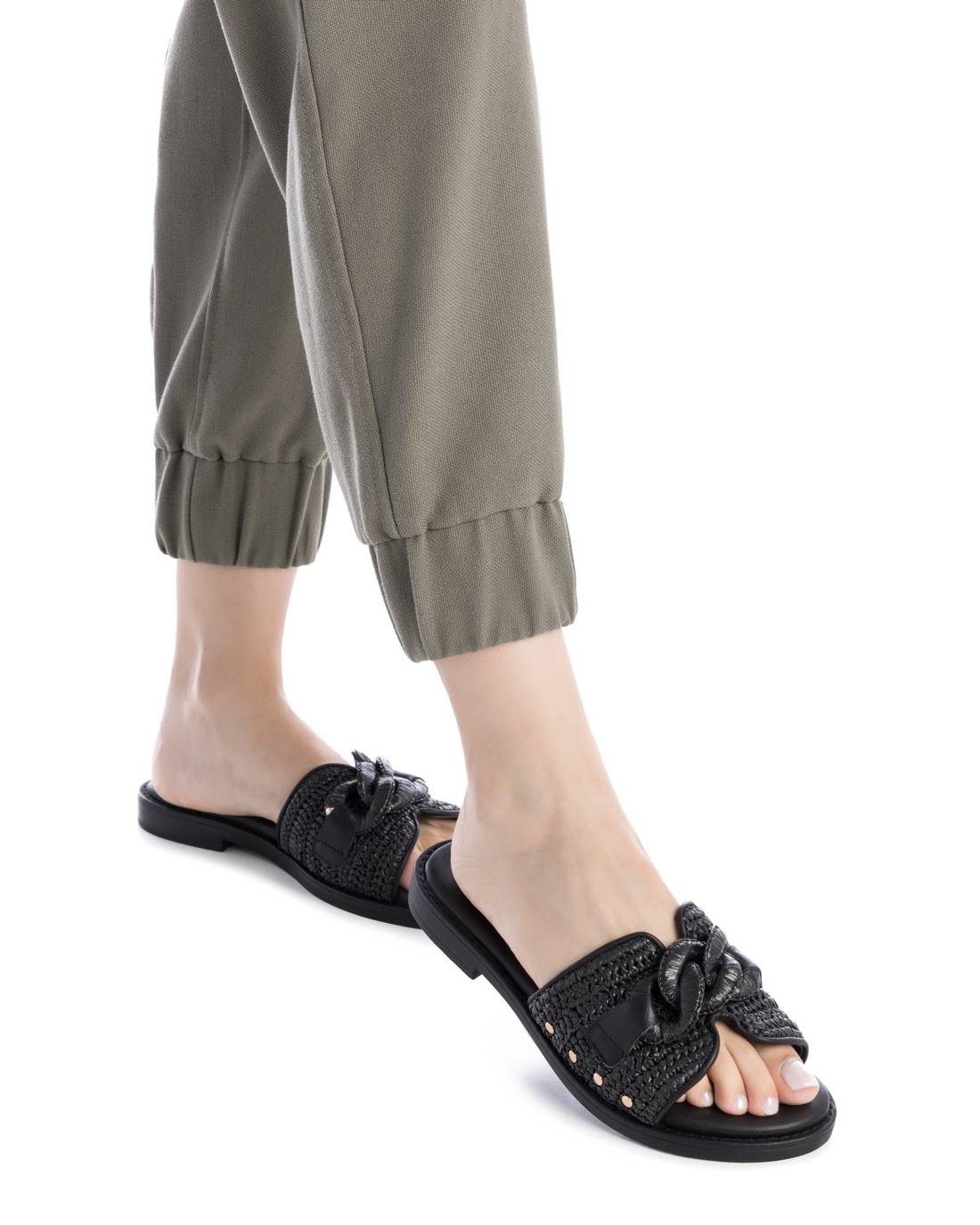 SANDÁLIA DE MULHER CARMELA 16237002