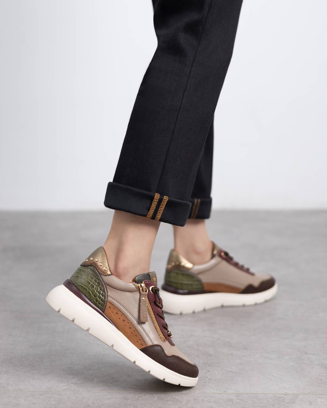 Zapatilla de mujer plano Carmela 16243006