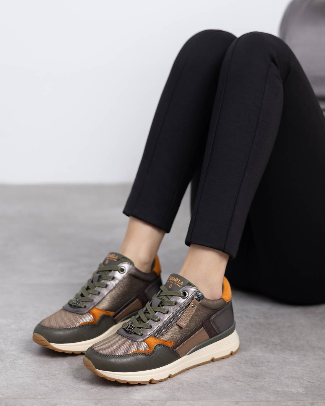 Zapatilla de mujer plano Carmela 16251704