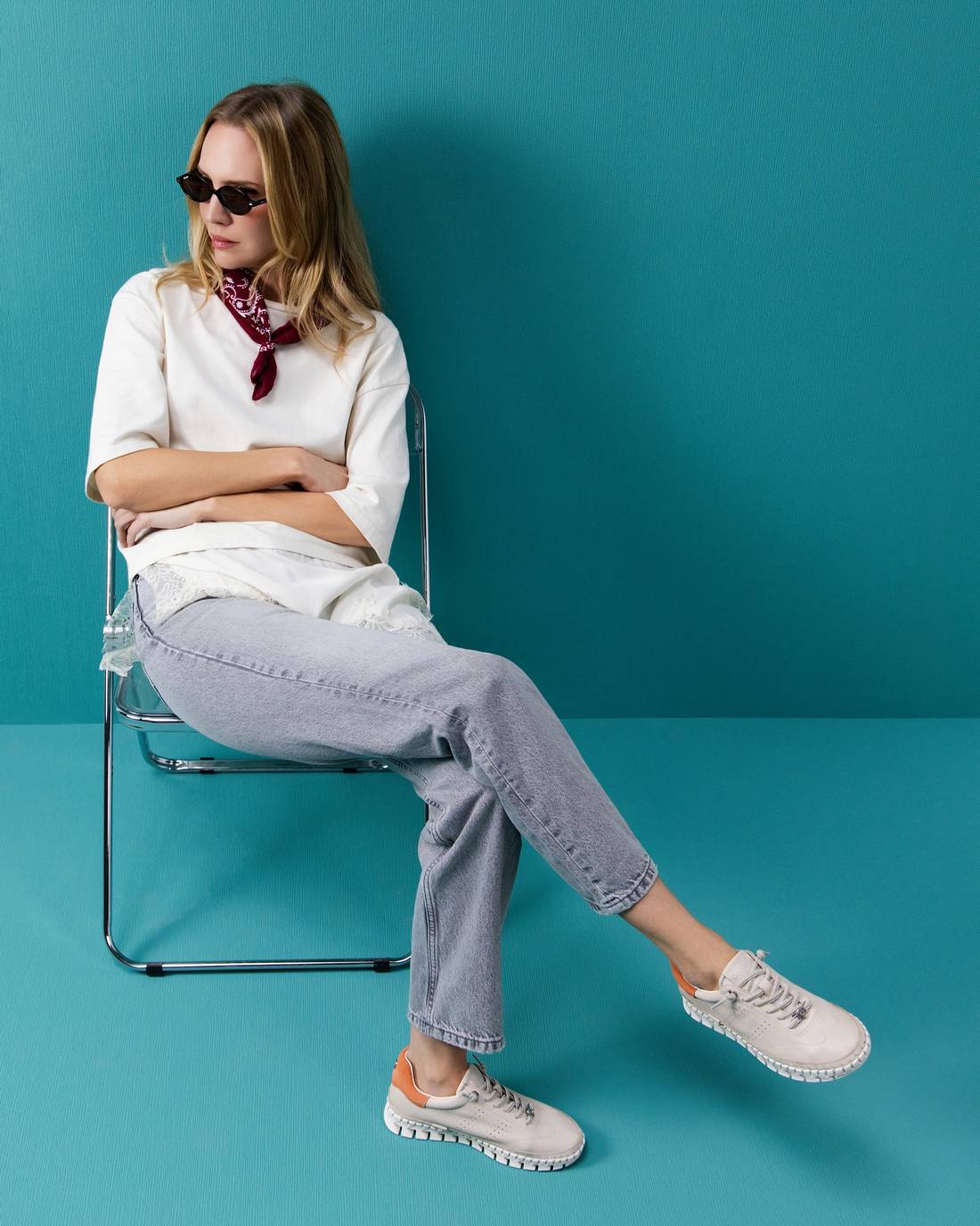 Zapatilla de mujer plano Carmela 16310703