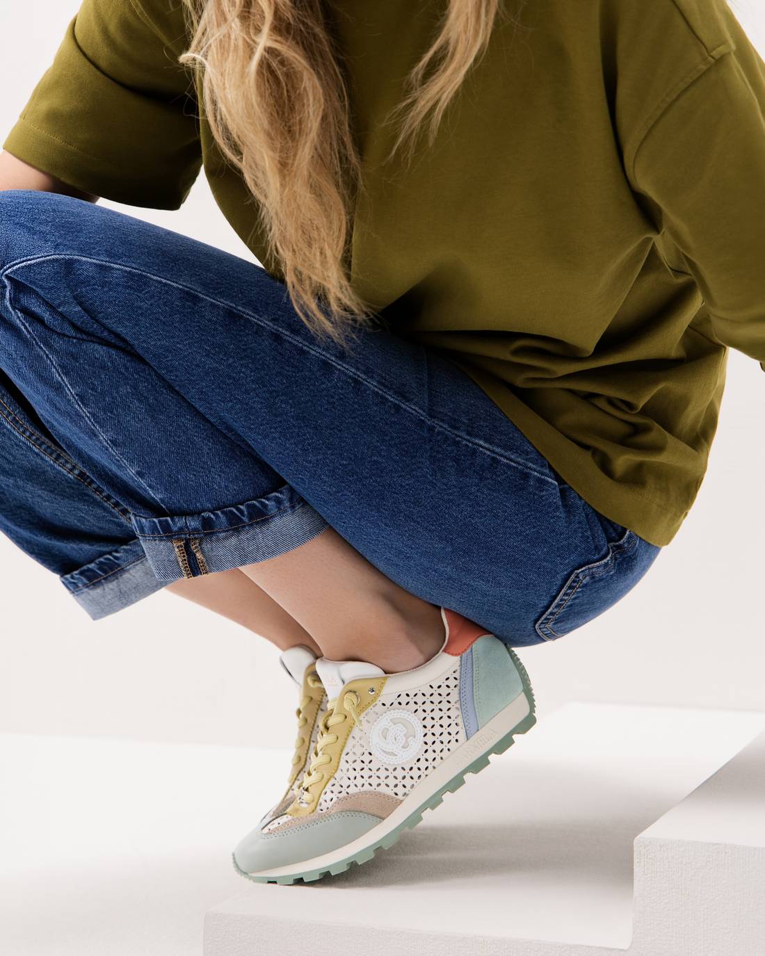 Zapatilla de mujer plano Carmela 16311304