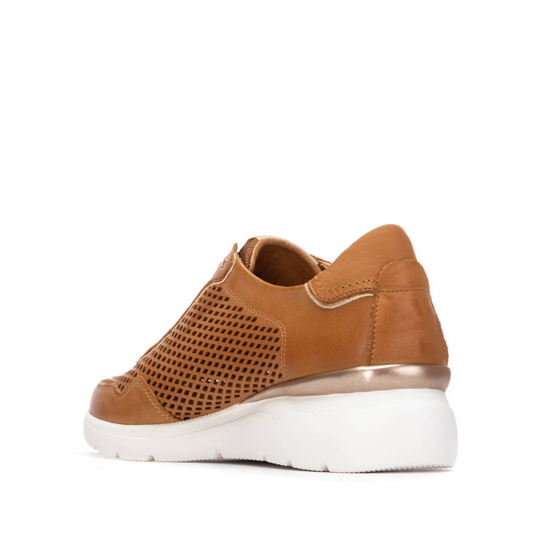 Zapatilla de mujer plano Carmela 16321101