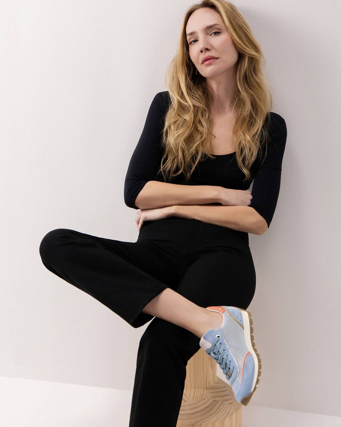 Zapatilla de mujer plano Carmela 16321301