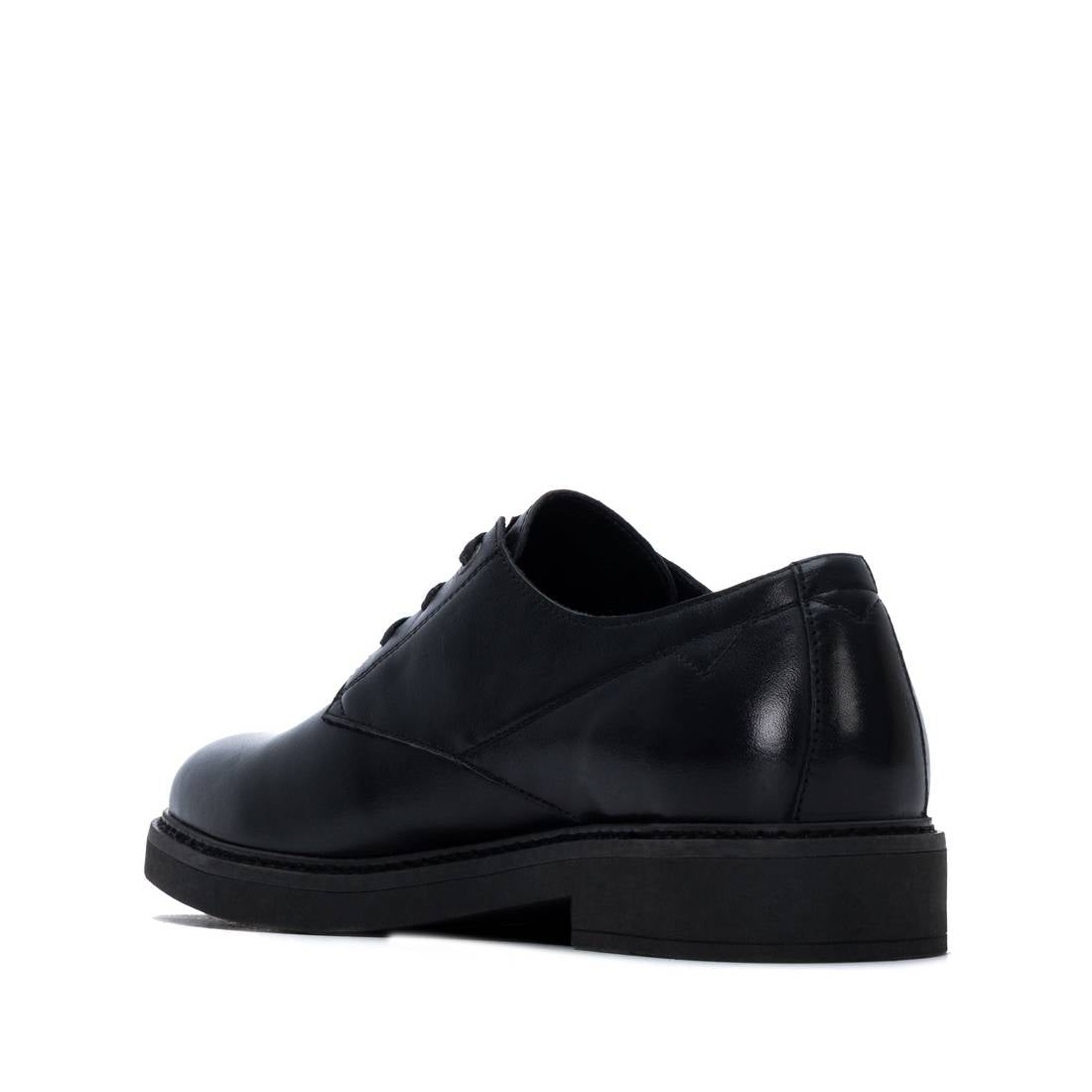 Zapato de hombre plano Carmela 16420003