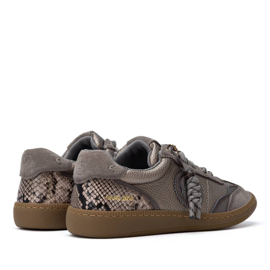 Zapatilla de mujer plano Carmela 16424104