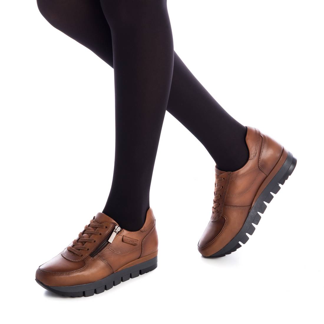 TÊNIS FEMININO CARMELA 06709902