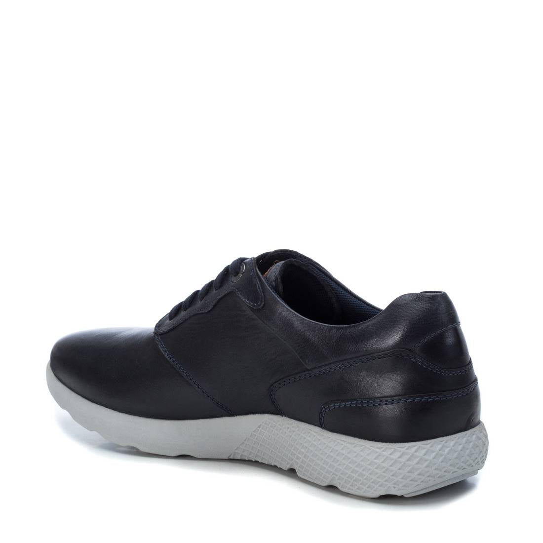 ZAPATILLA DE HOMBRE CARMELA 06722101