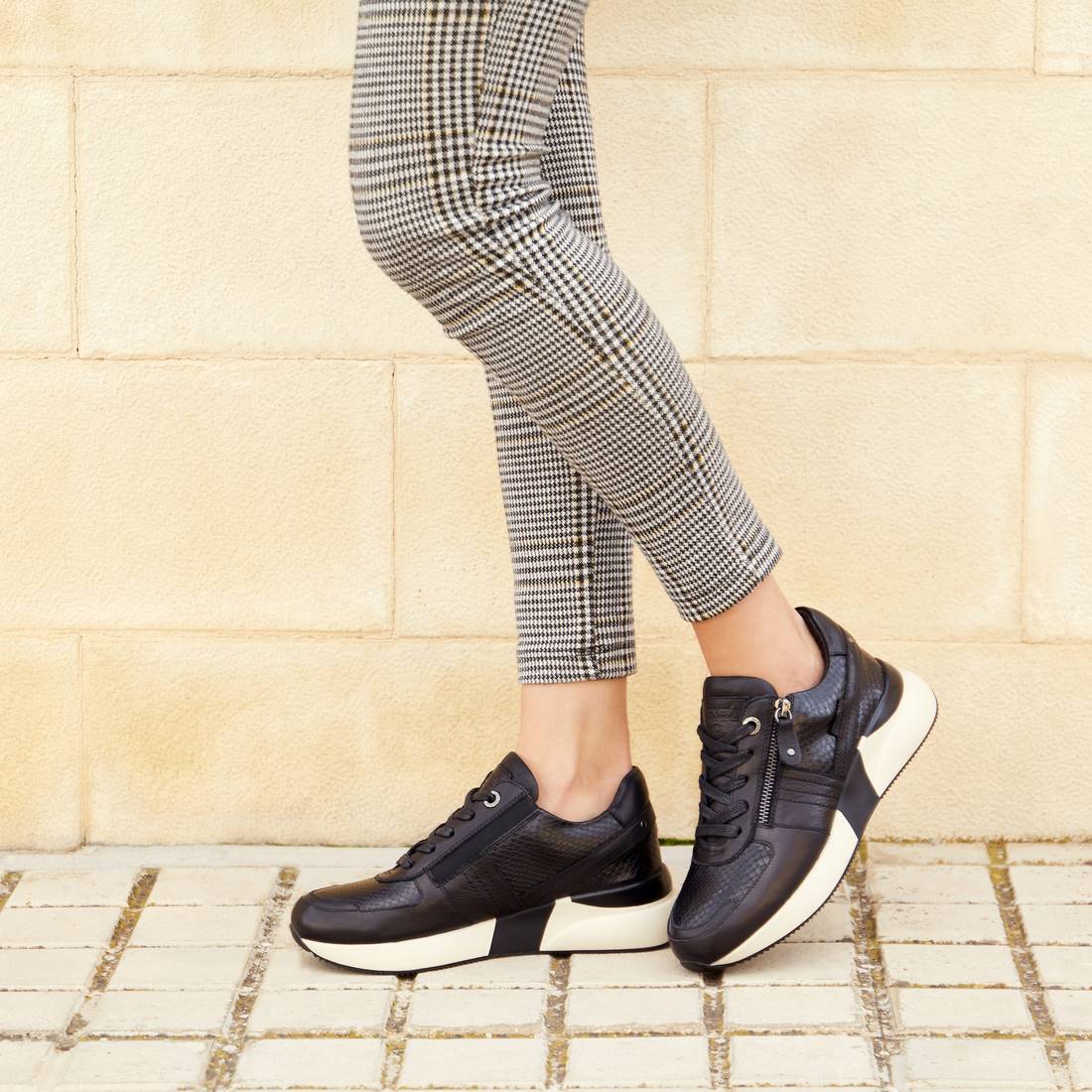 ZAPATILLA DE MUJER CARMELA 06759201