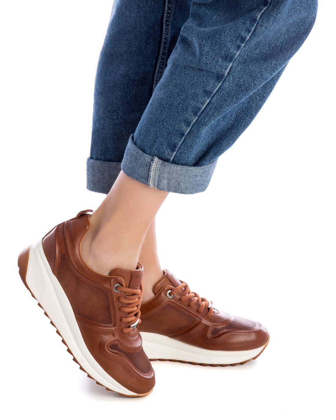 TÊNIS FEMININO CARMELA 06818401