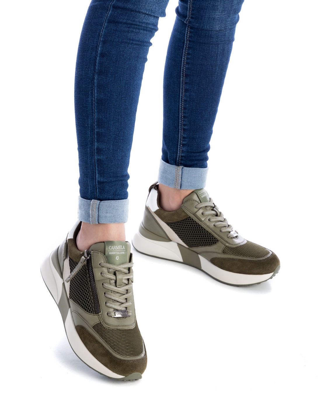 TÊNIS FEMININO CARMELA 16000001