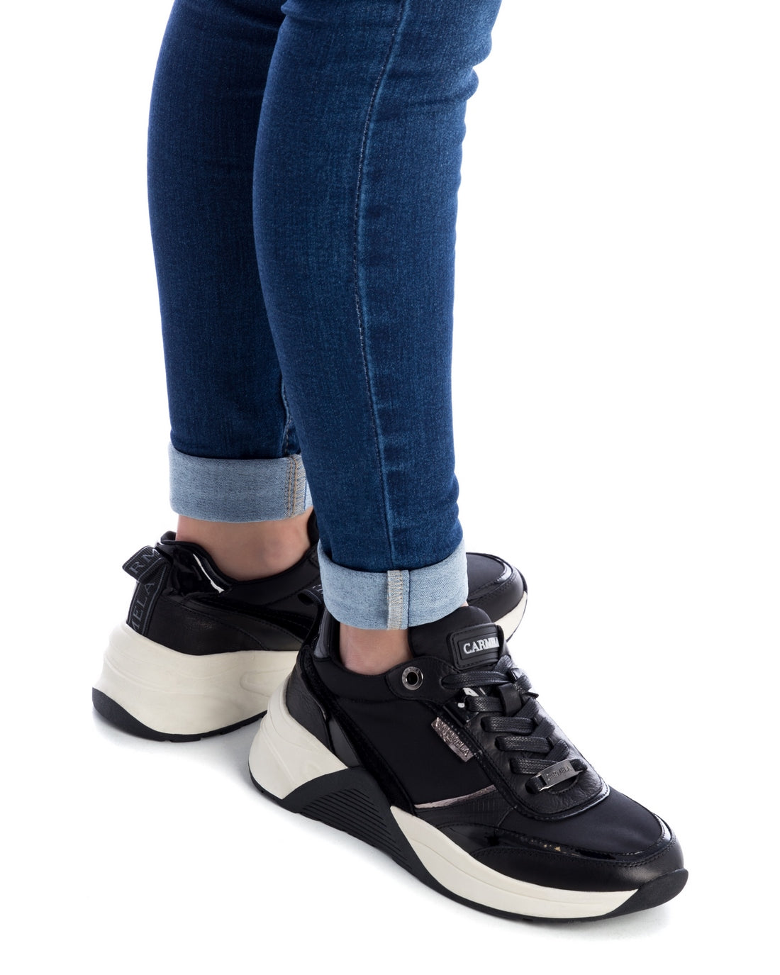 ZAPATILLA DE MUJER CARMELA 16000402