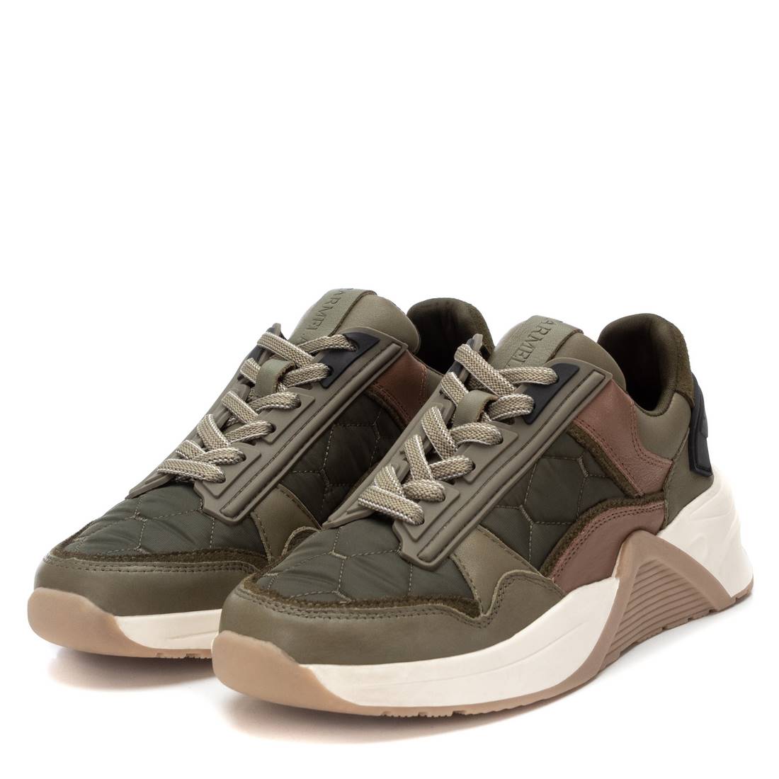 ZAPATILLA DE MUJER CARMELA 16011501
