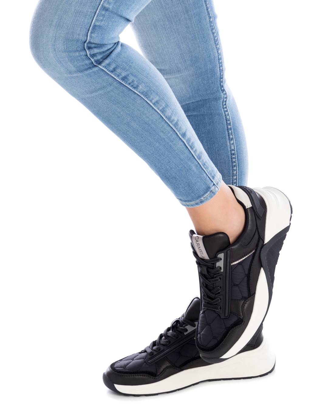 ZAPATILLA DE MUJER CARMELA 16011502