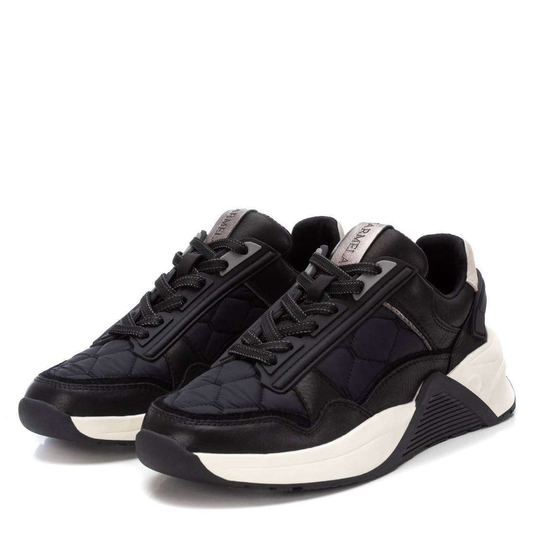 ZAPATILLA DE MUJER CARMELA 16011502