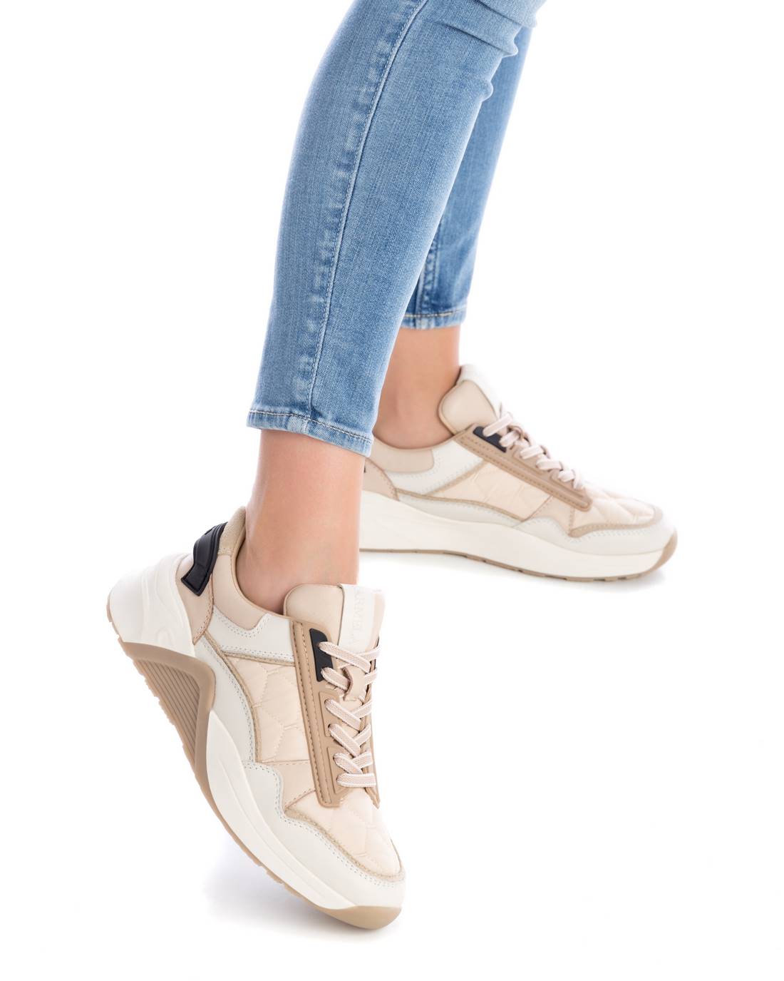 ZAPATILLA DE MUJER CARMELA 16011503