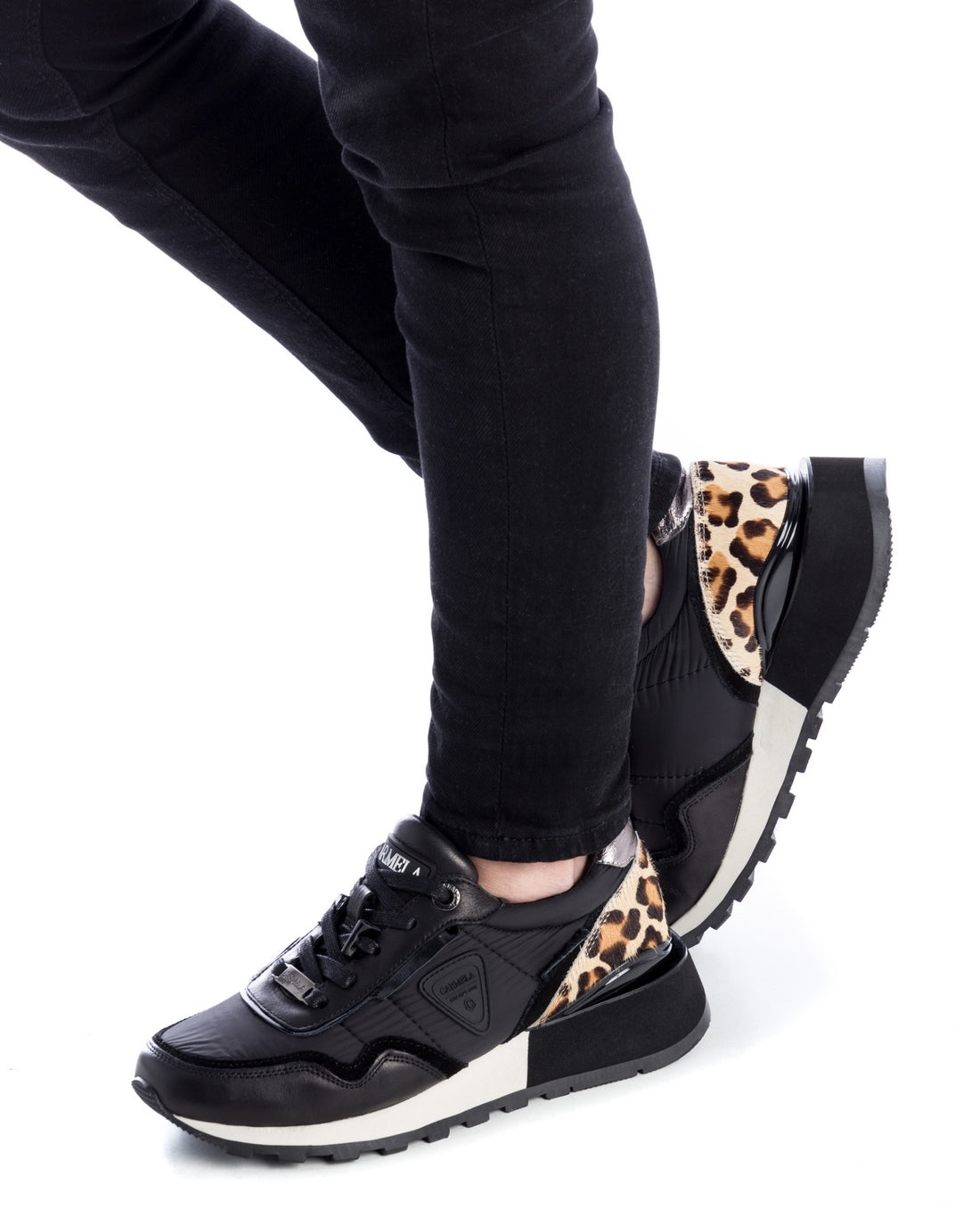 ZAPATILLA DE MUJER CARMELA 16013701