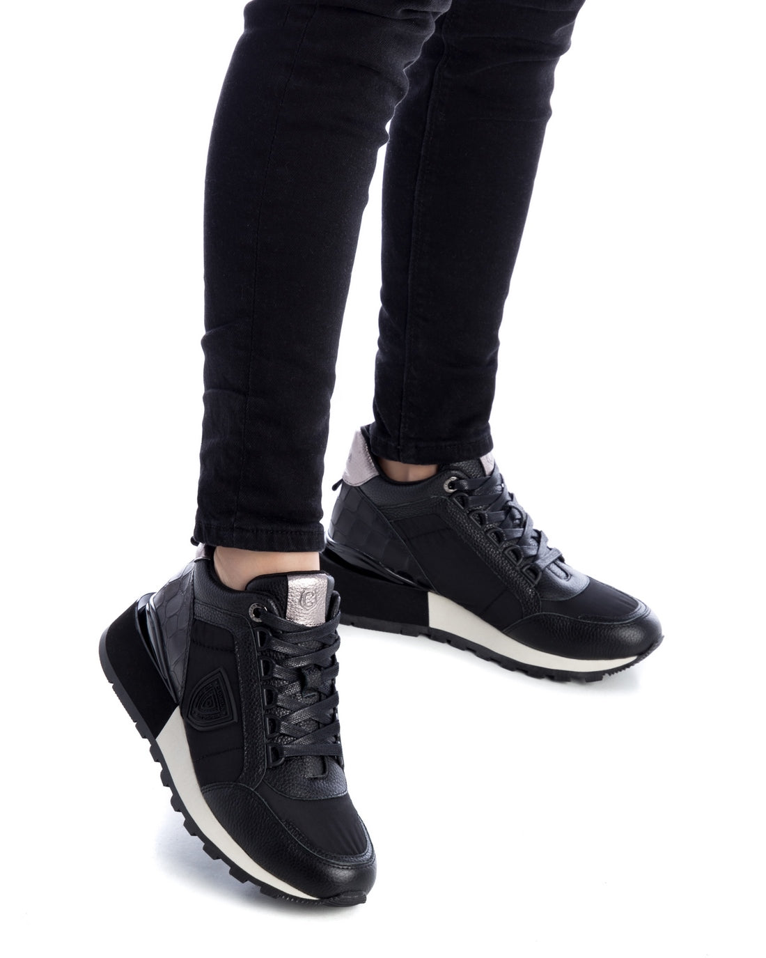 ZAPATILLA DE MUJER CARMELA 16014401