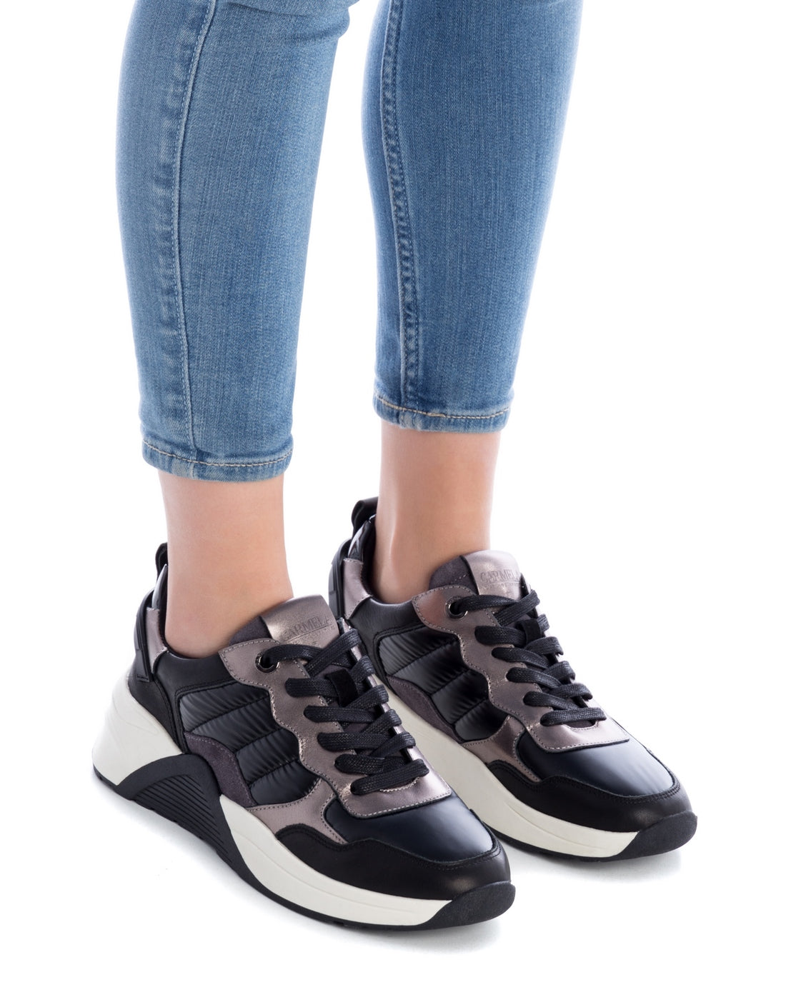 ZAPATILLA DE MUJER CARMELA 16015401