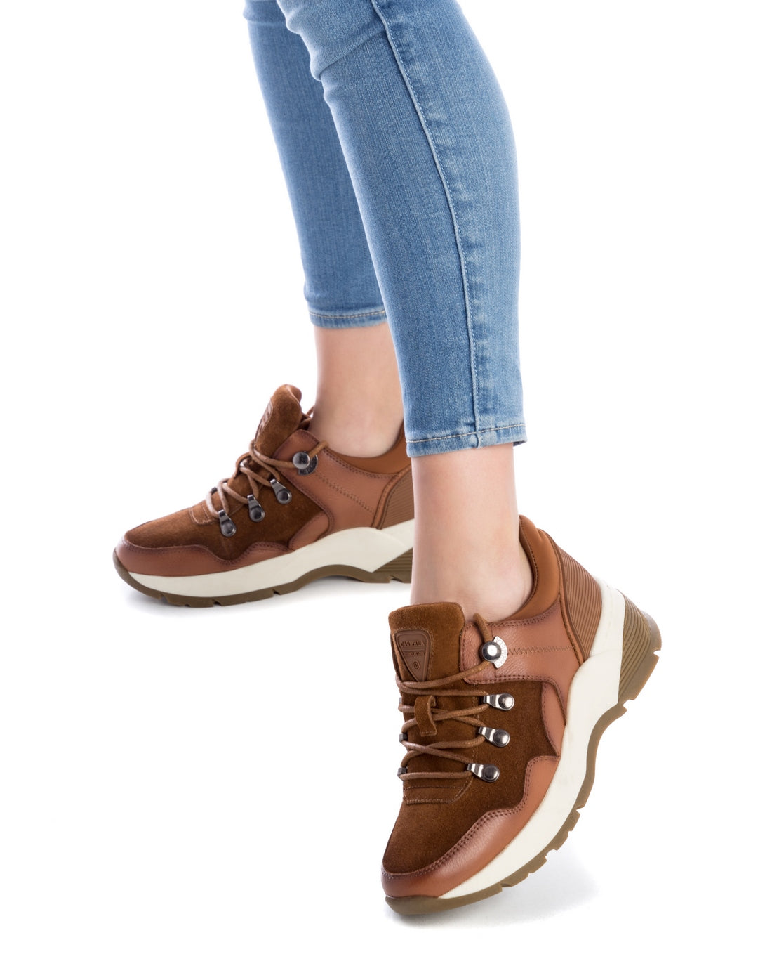 TÊNIS FEMININO CARMELA 16015503