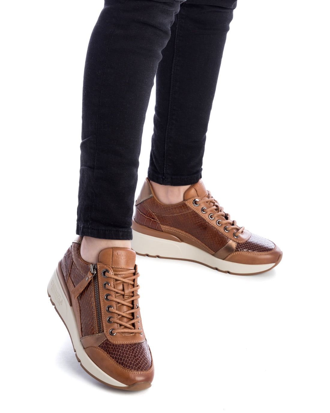 ZAPATILLA DE MUJER CARMELA 16018202