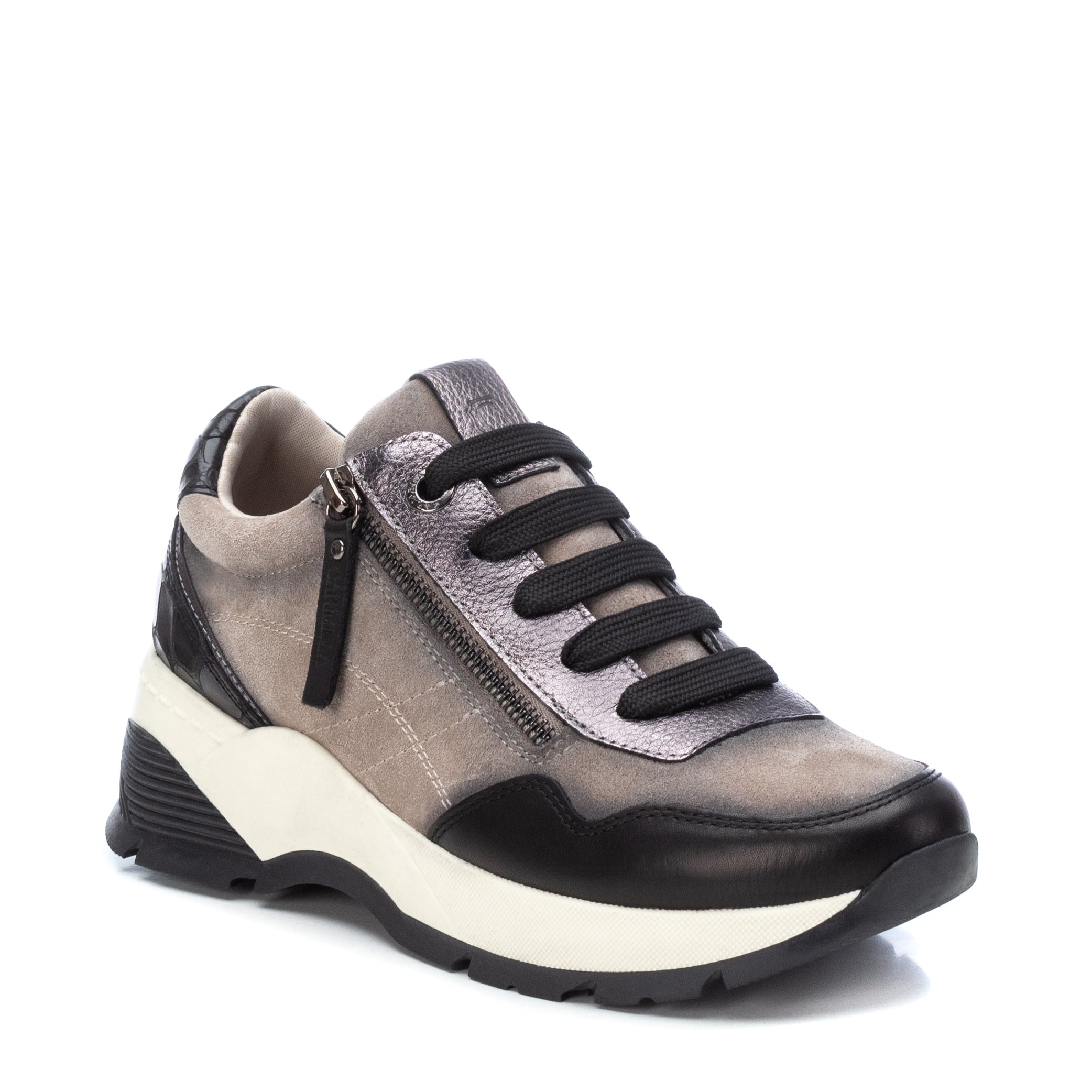 zapatillas con plantilla extraible marca Carmela