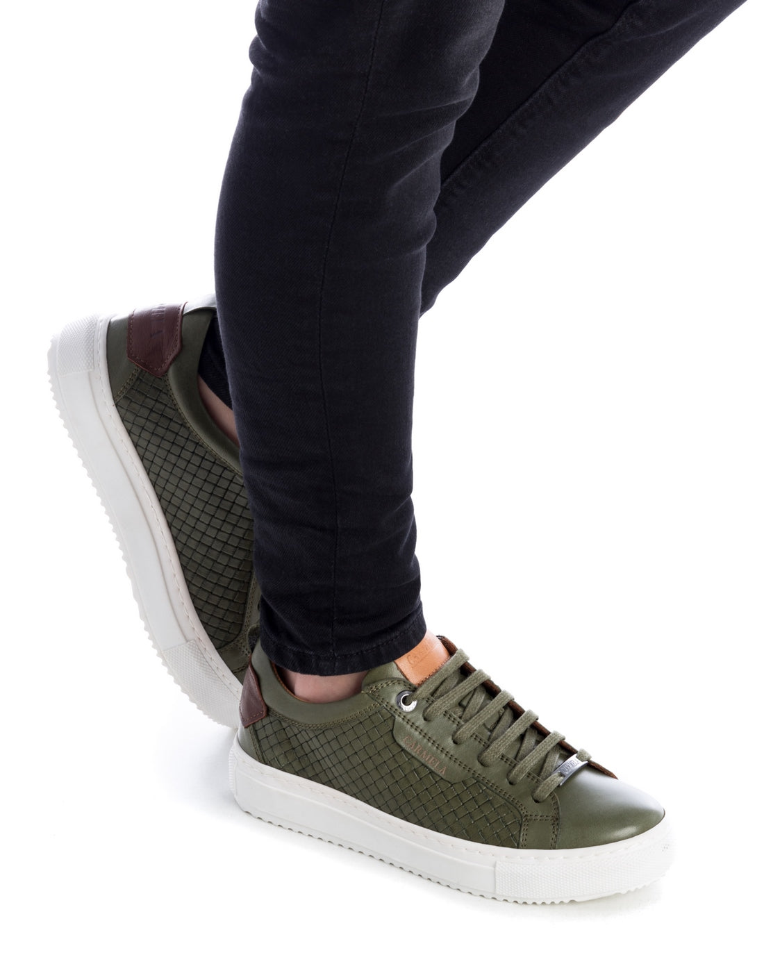 ZAPATILLA DE MUJER CARMELA 16021402