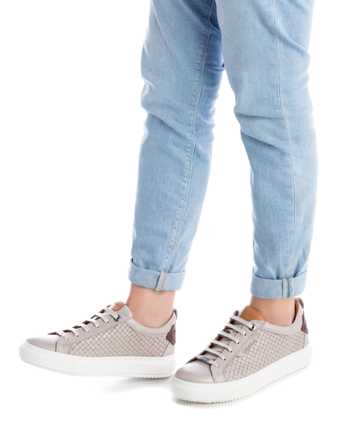 ZAPATILLA DE MUJER CARMELA 16021405