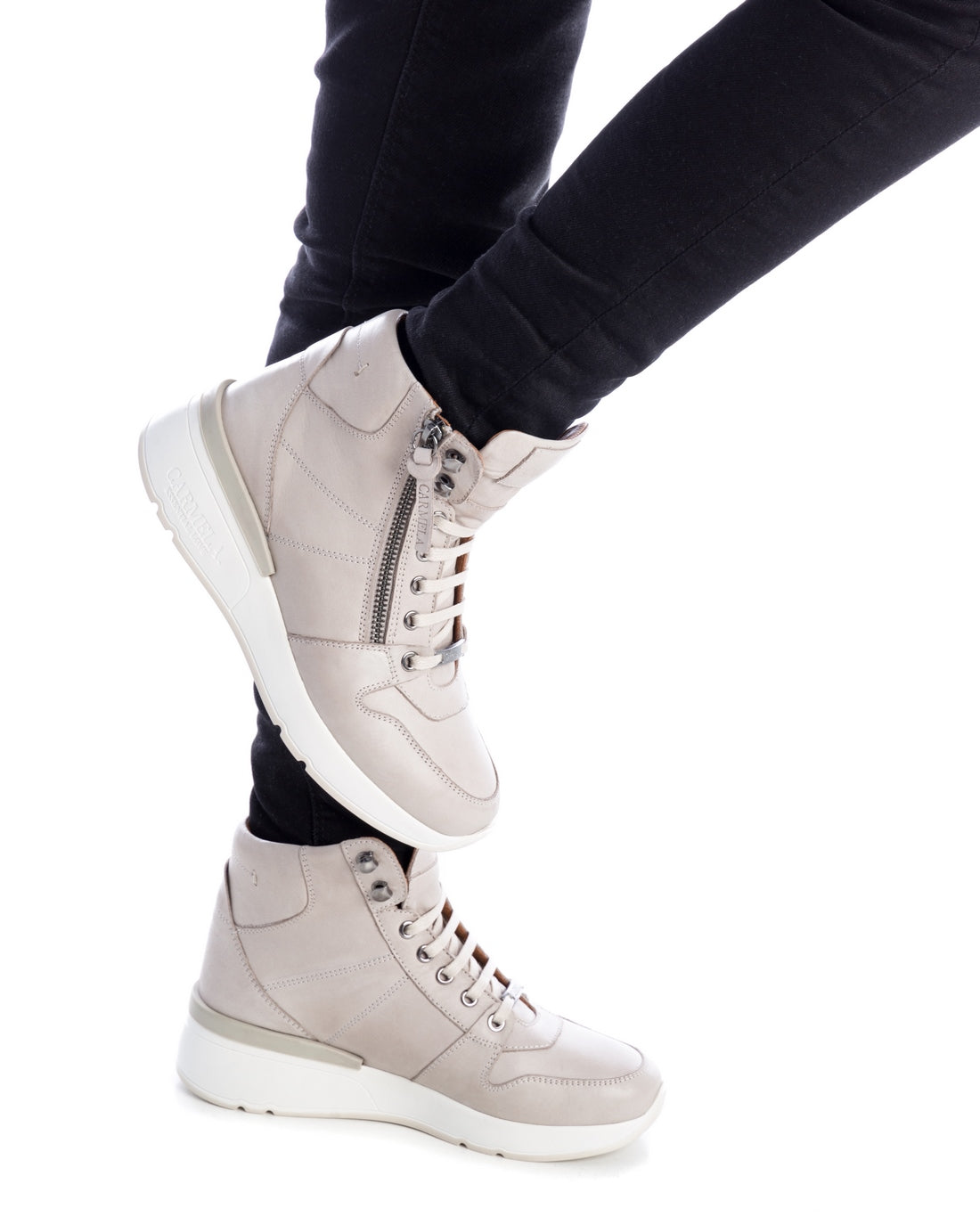 TÊNIS FEMININO CARMELA 16021503