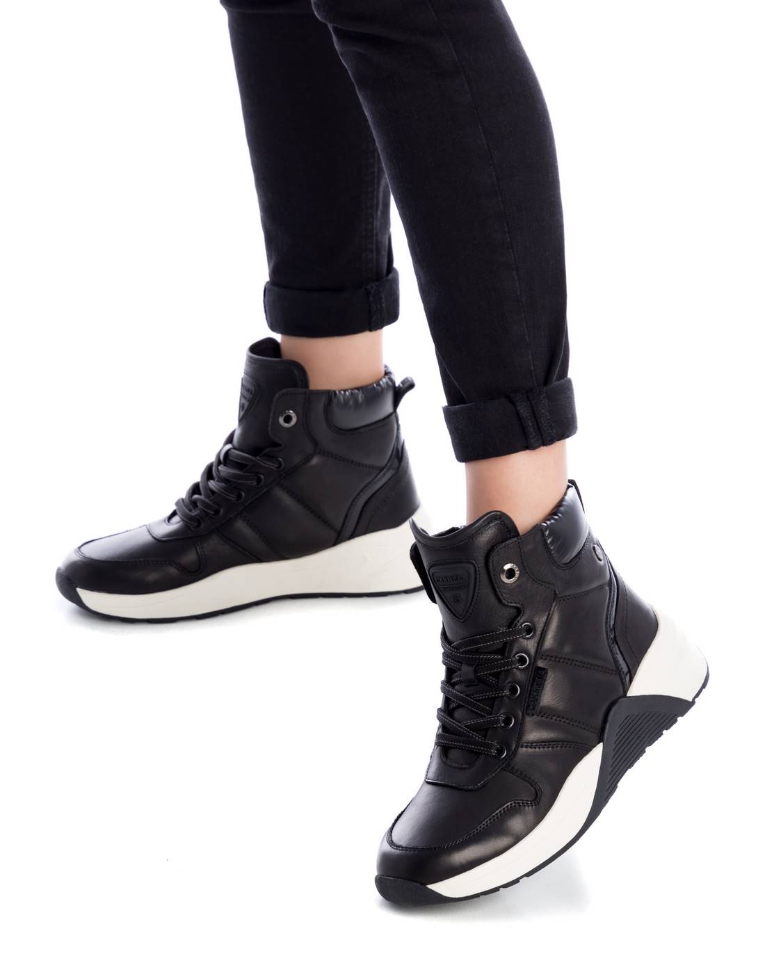 TÊNIS FEMININO CARMELA 16028402