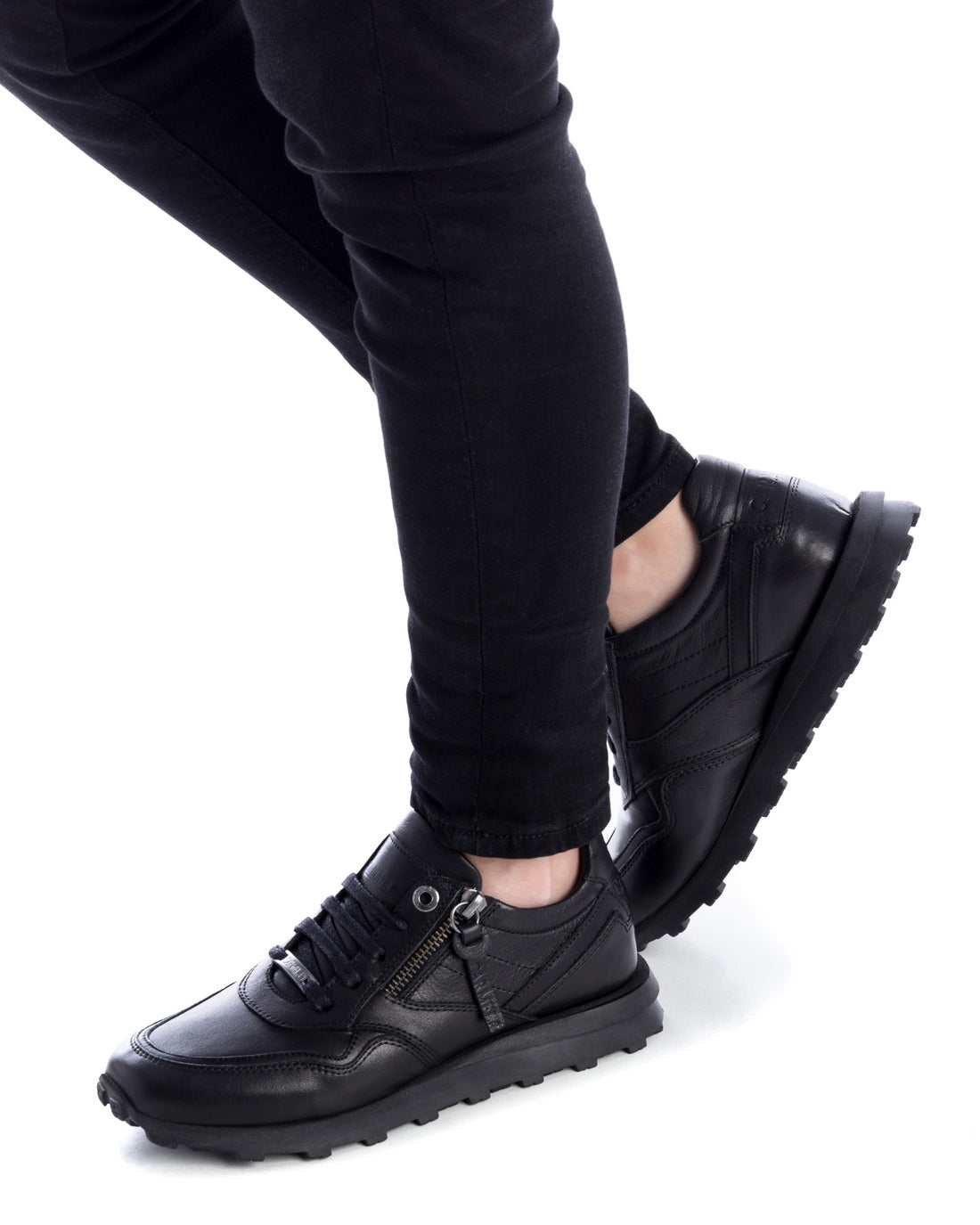 ZAPATILLA DE MUJER CARMELA 16031603