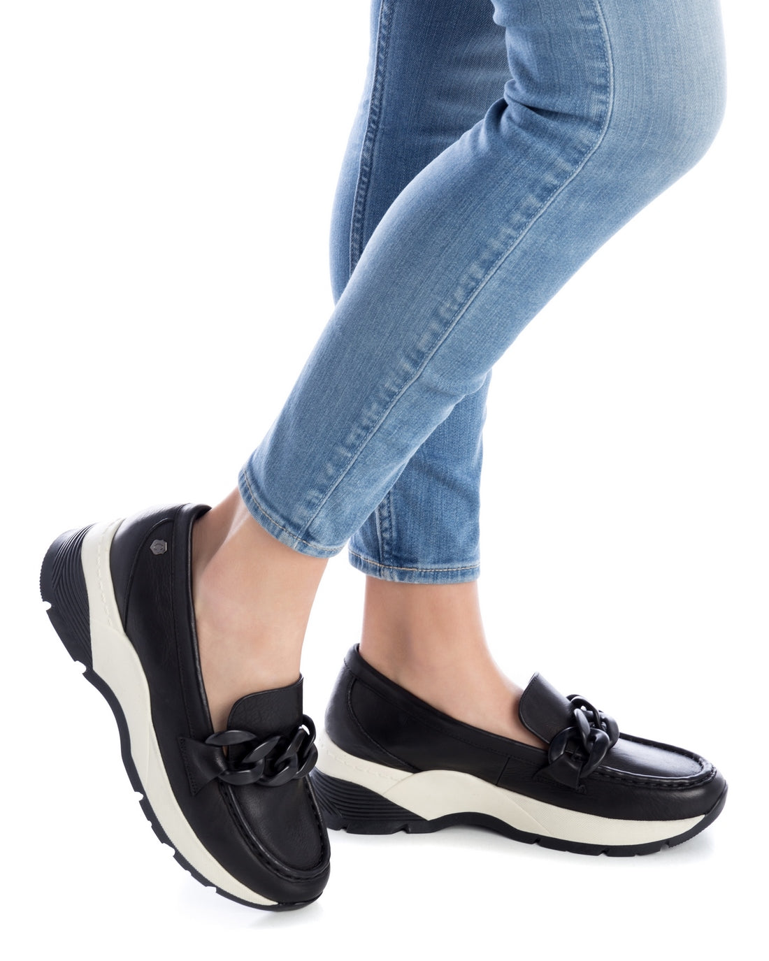 TÊNIS FEMININO CARMELA 16037002