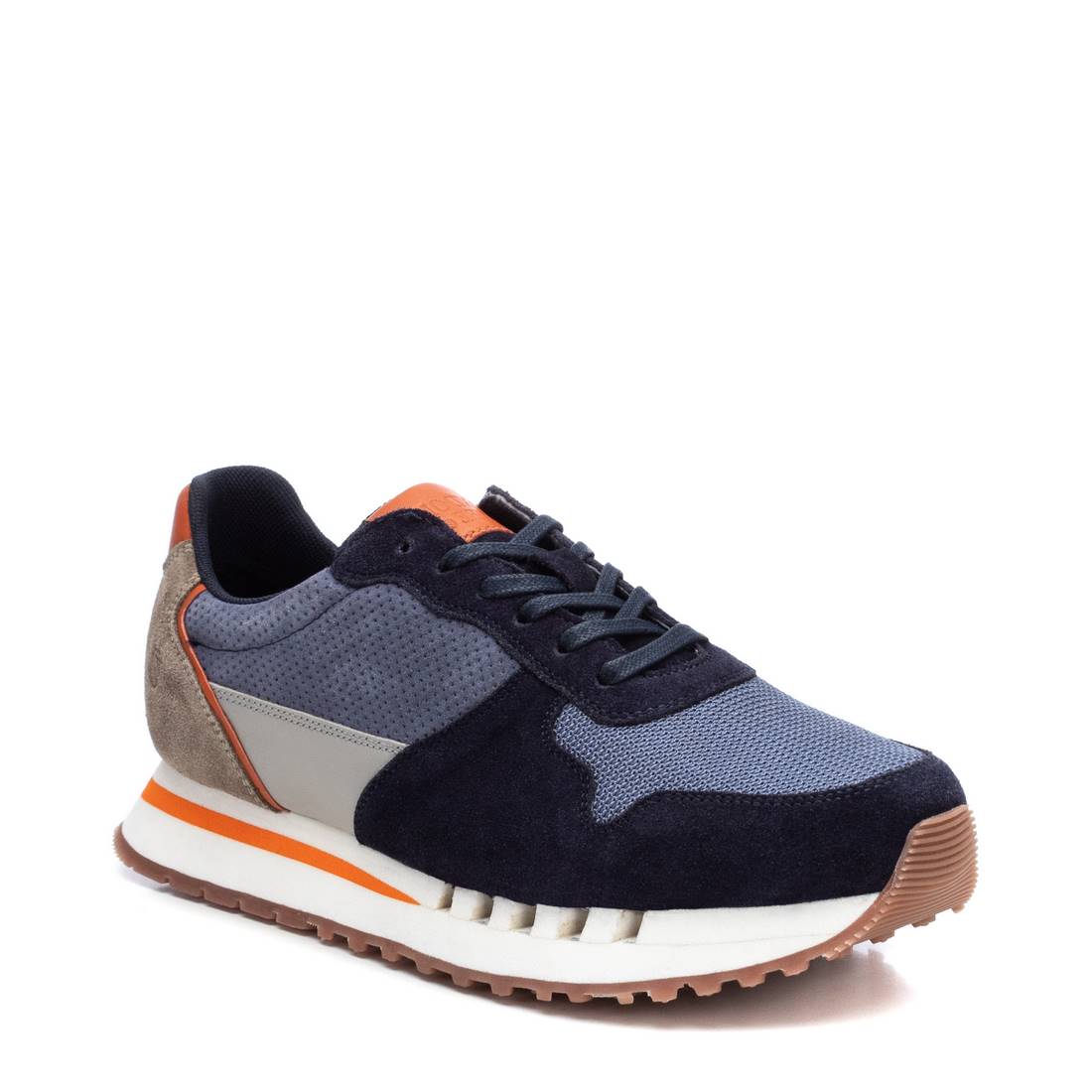 ZAPATILLA DE HOMBRE CARMELA 16081603