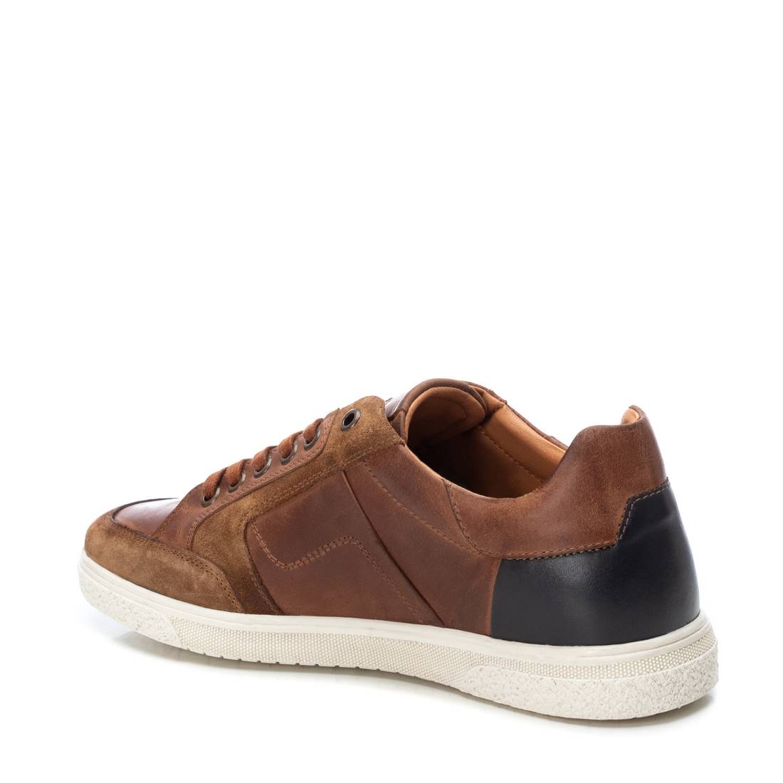 ZAPATILLA DE HOMBRE CARMELA 16087401