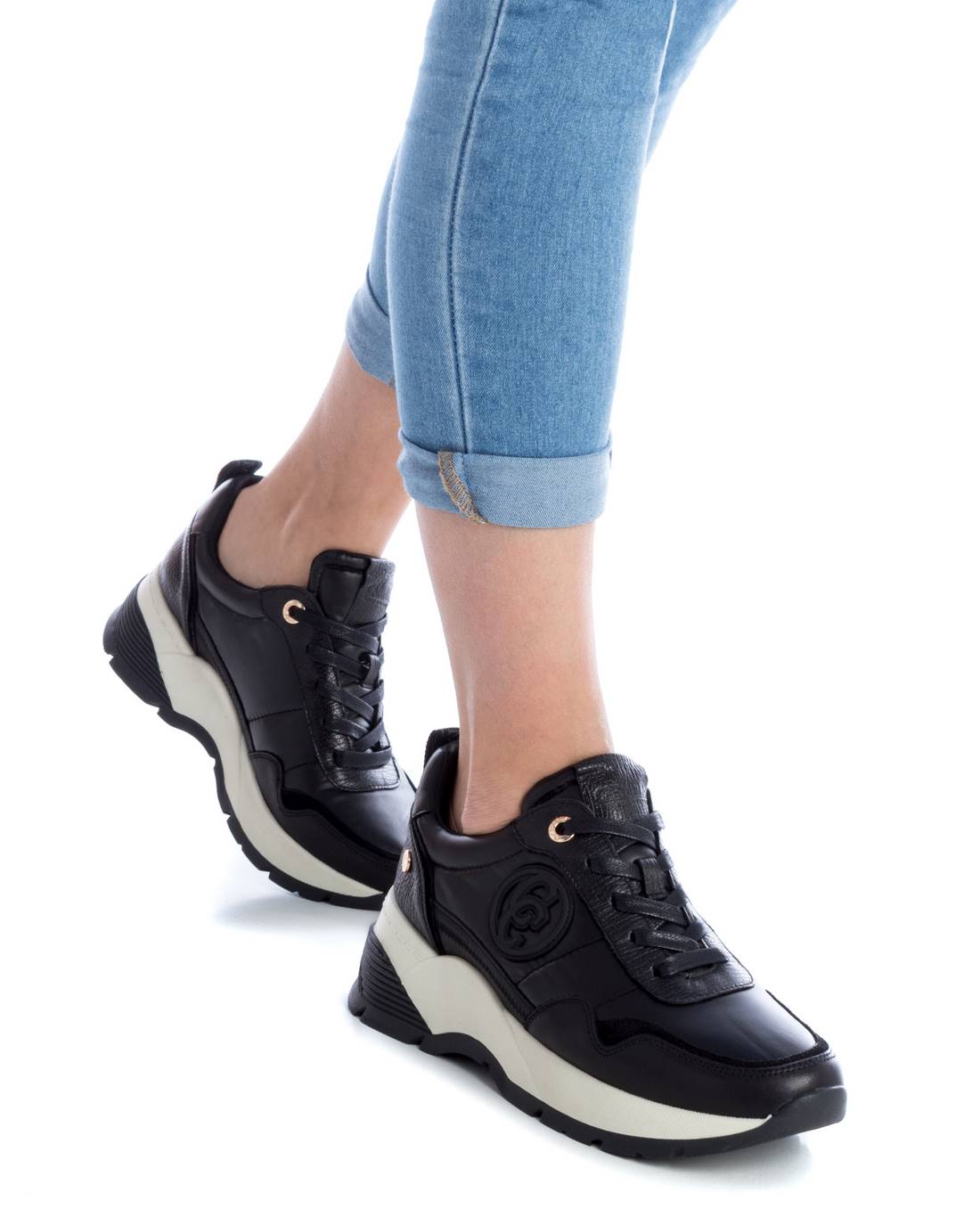 ZAPATILLA DE MUJER CARMELA 16092801