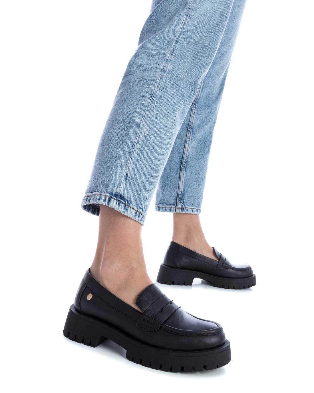 SAPATO DE MULHER CARMELA 16099101