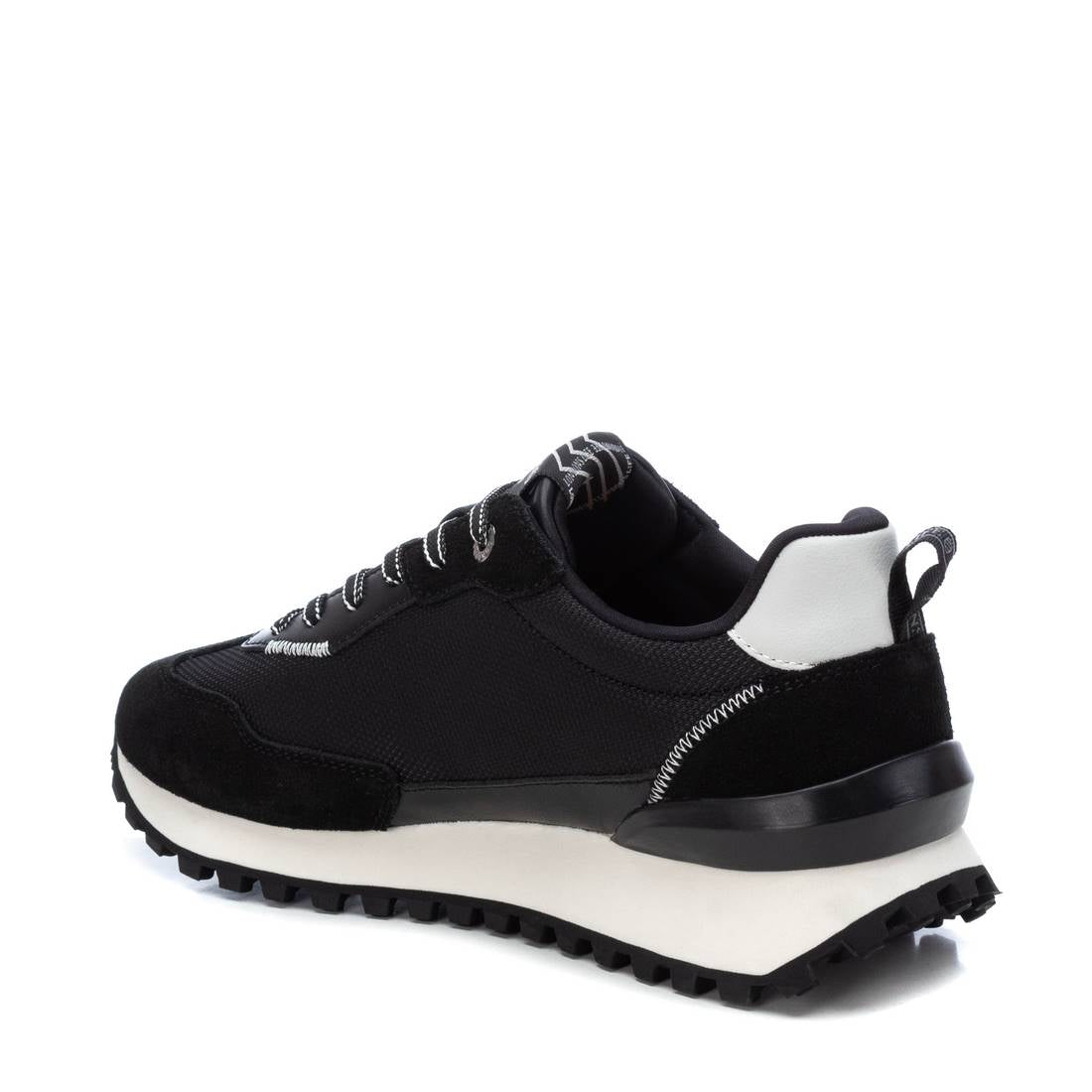 ZAPATILLA DE HOMBRE CARMELA 16103602