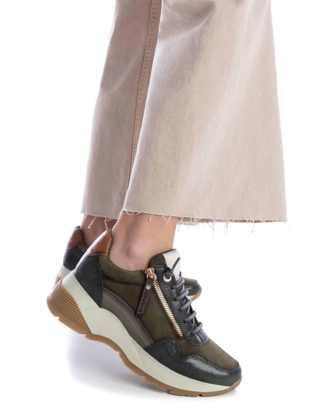 ZAPATILLA DE MUJER CARMELA 16105901