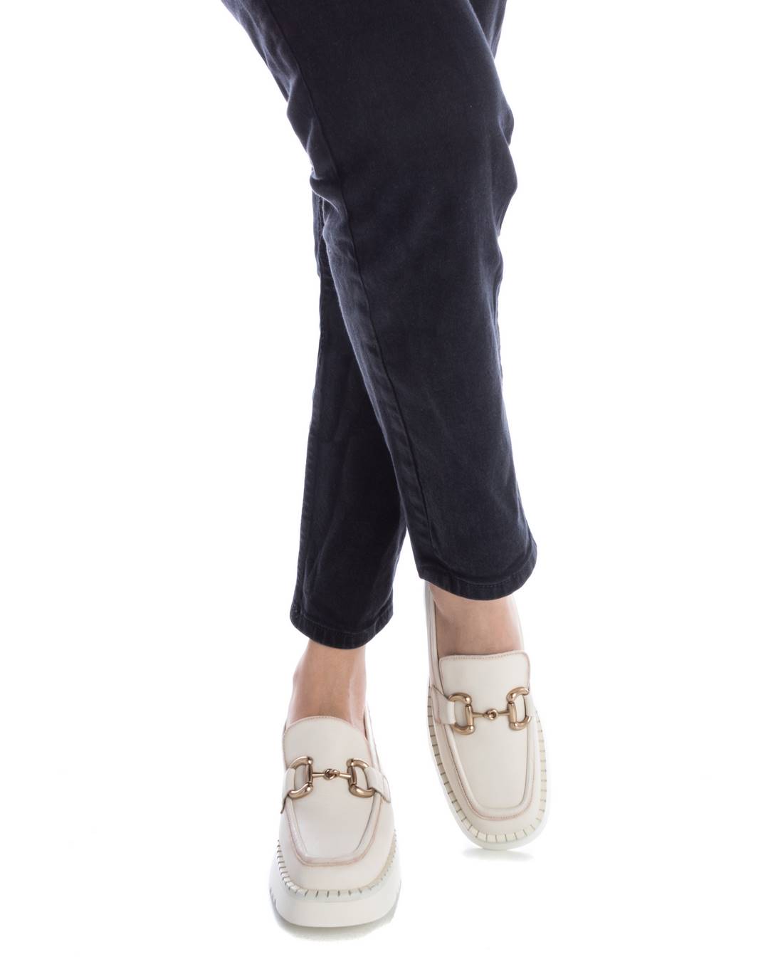 SAPATO DE MULHER CARMELA 16116302