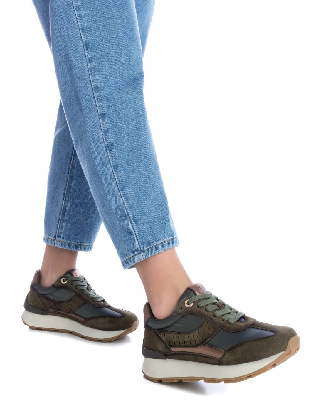 TÊNIS FEMININO CARMELA 16116602