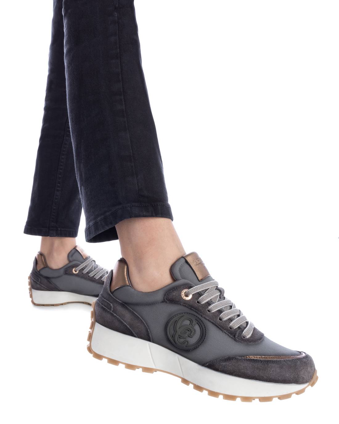 TÊNIS FEMININO CARMELA 16117401