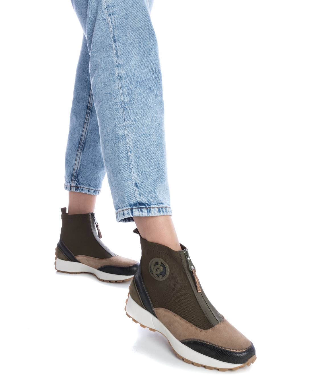 TÊNIS FEMININO CARMELA 16120404