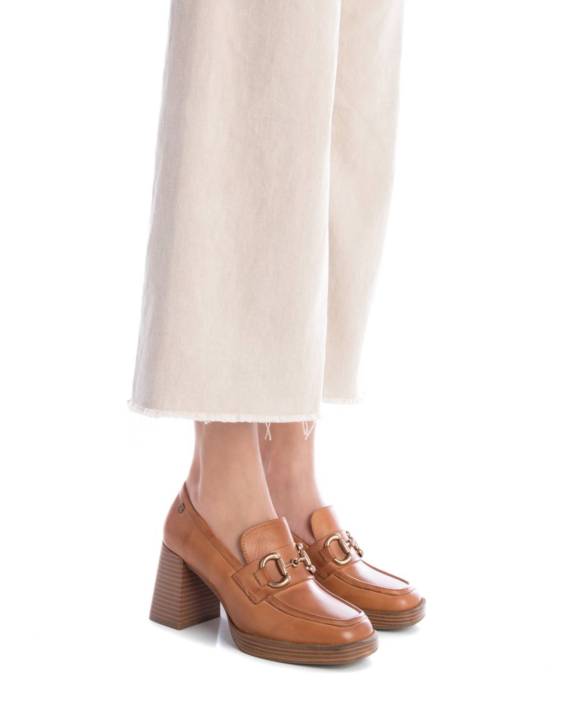 SAPATO DE MULHER CARMELA 16123501