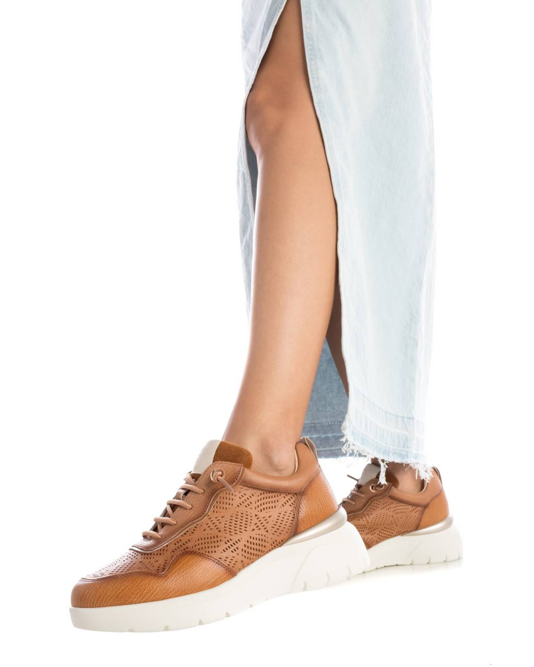 TÊNIS FEMININO CARMELA 16142303