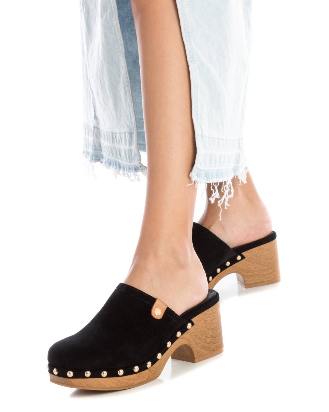 Zuecos de mujer de madera negro